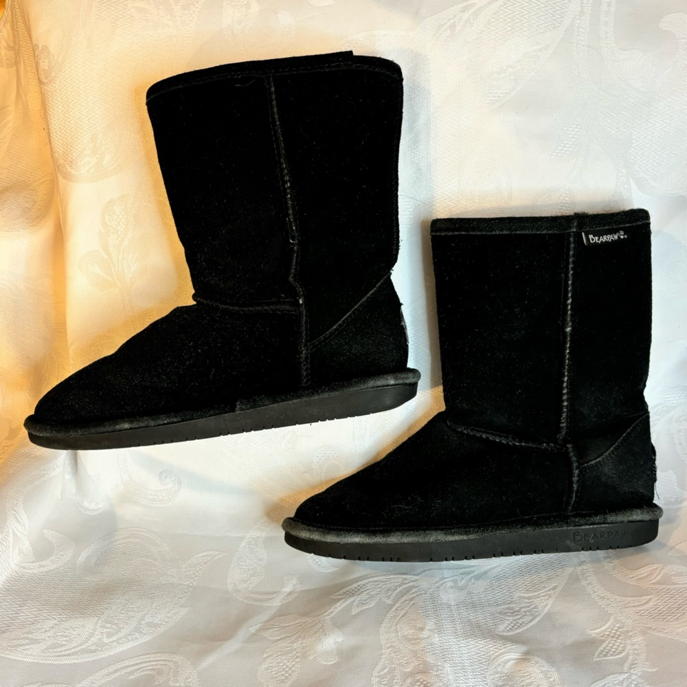 BearPaw Black Kids’ Suede Boots size 6.